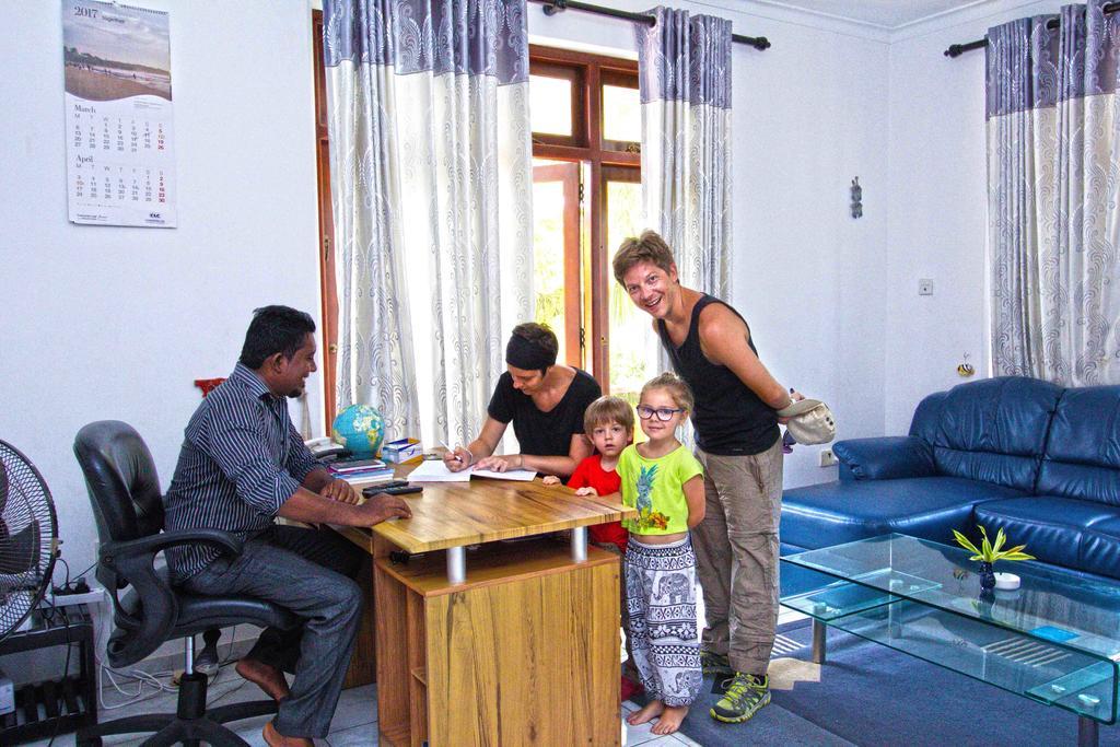 נגומבו The Blue Beach Guesthouse מראה חיצוני תמונה